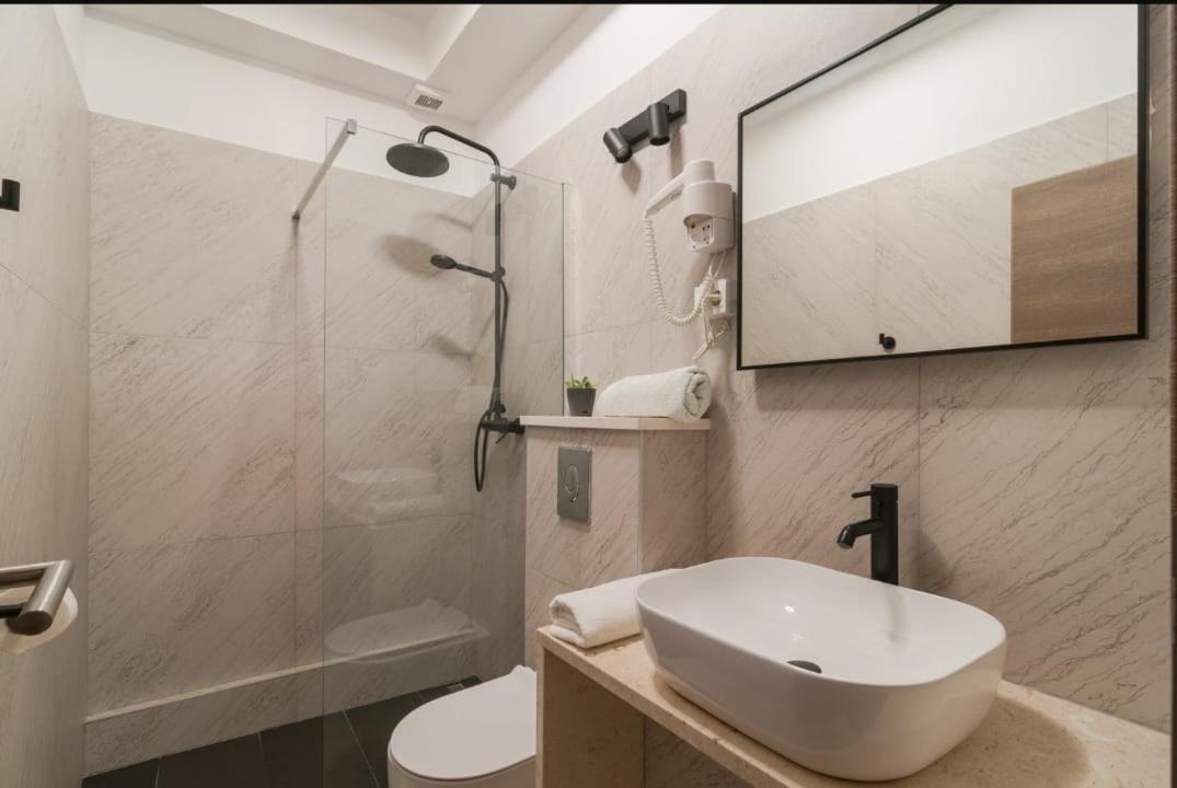 Guesthouse Lion Сплит Екстериор снимка