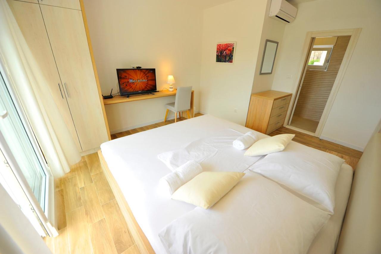 Guesthouse Lion Сплит Екстериор снимка