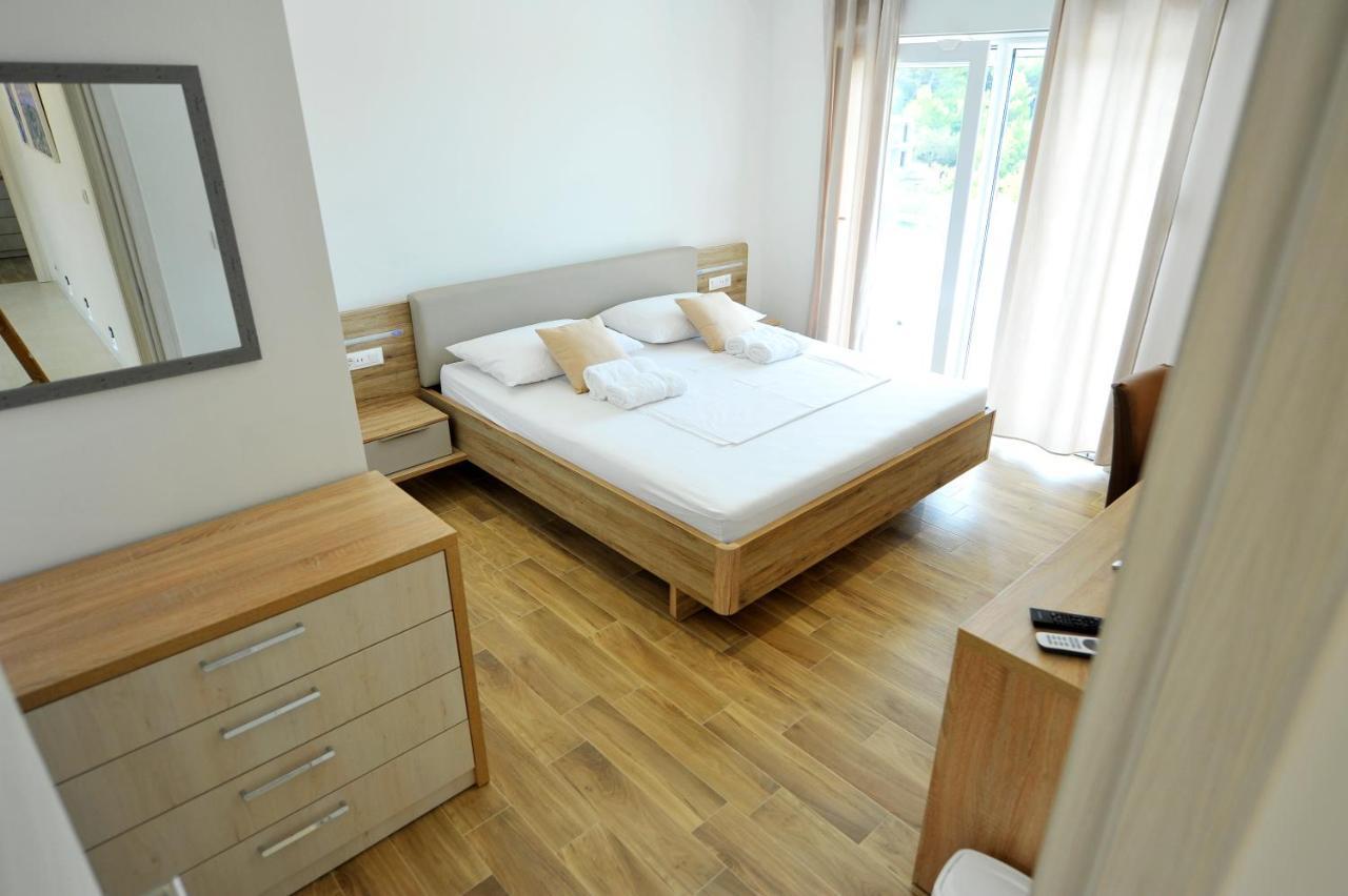 Guesthouse Lion Сплит Екстериор снимка