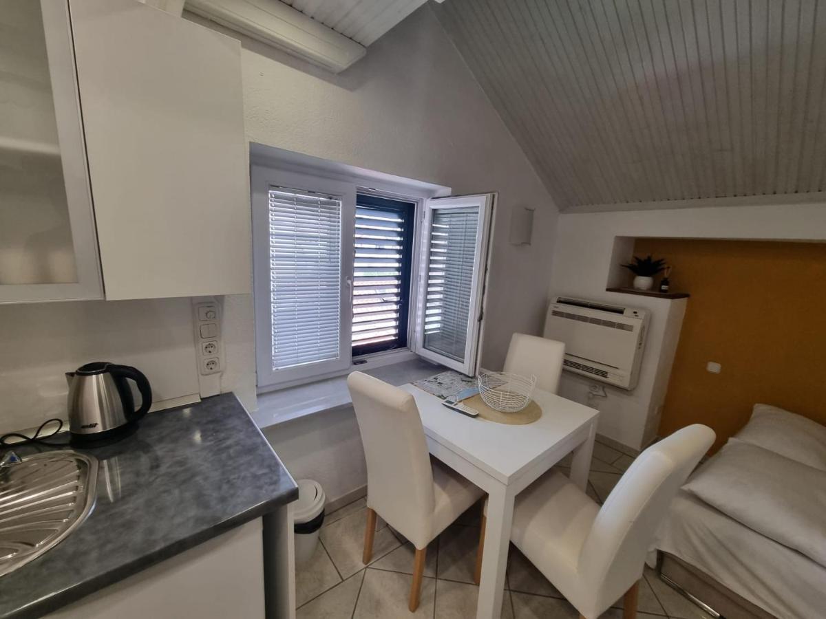 Guesthouse Lion Сплит Екстериор снимка