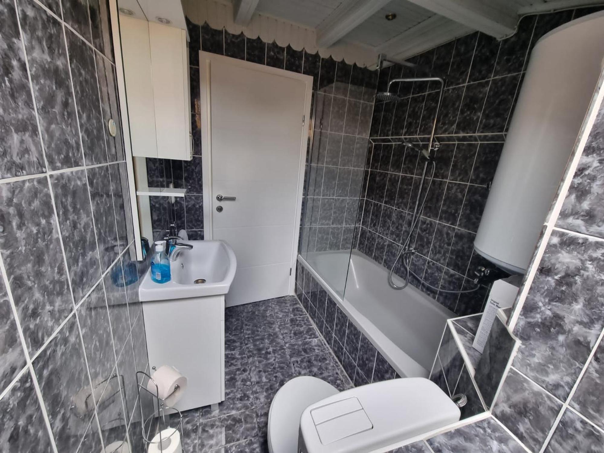 Guesthouse Lion Сплит Екстериор снимка