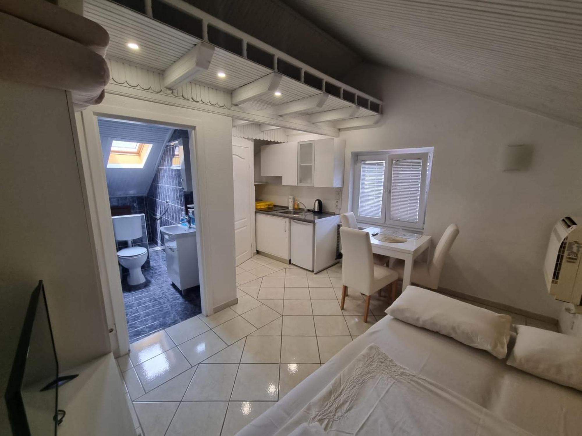 Guesthouse Lion Сплит Екстериор снимка