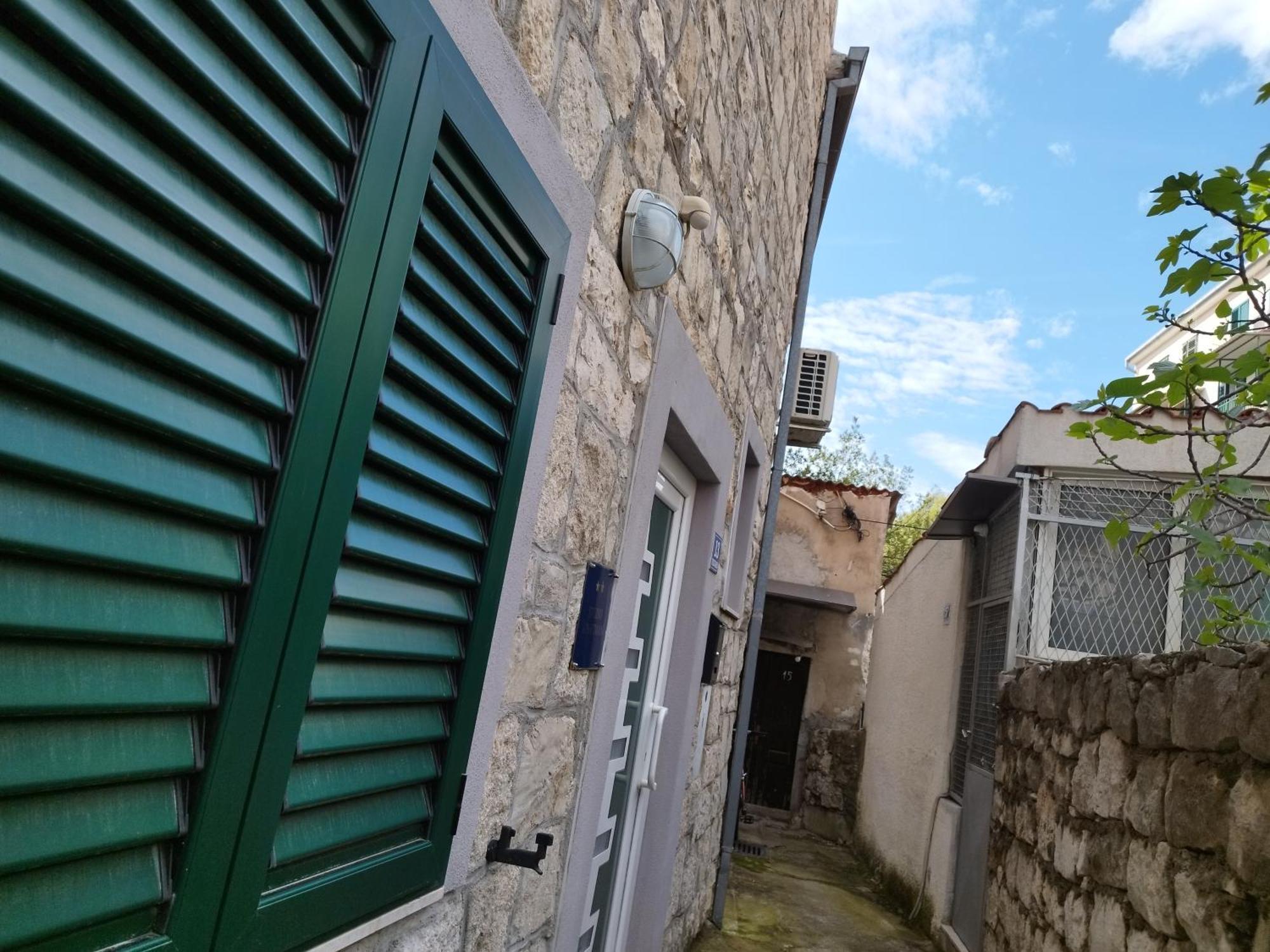 Guesthouse Lion Сплит Екстериор снимка