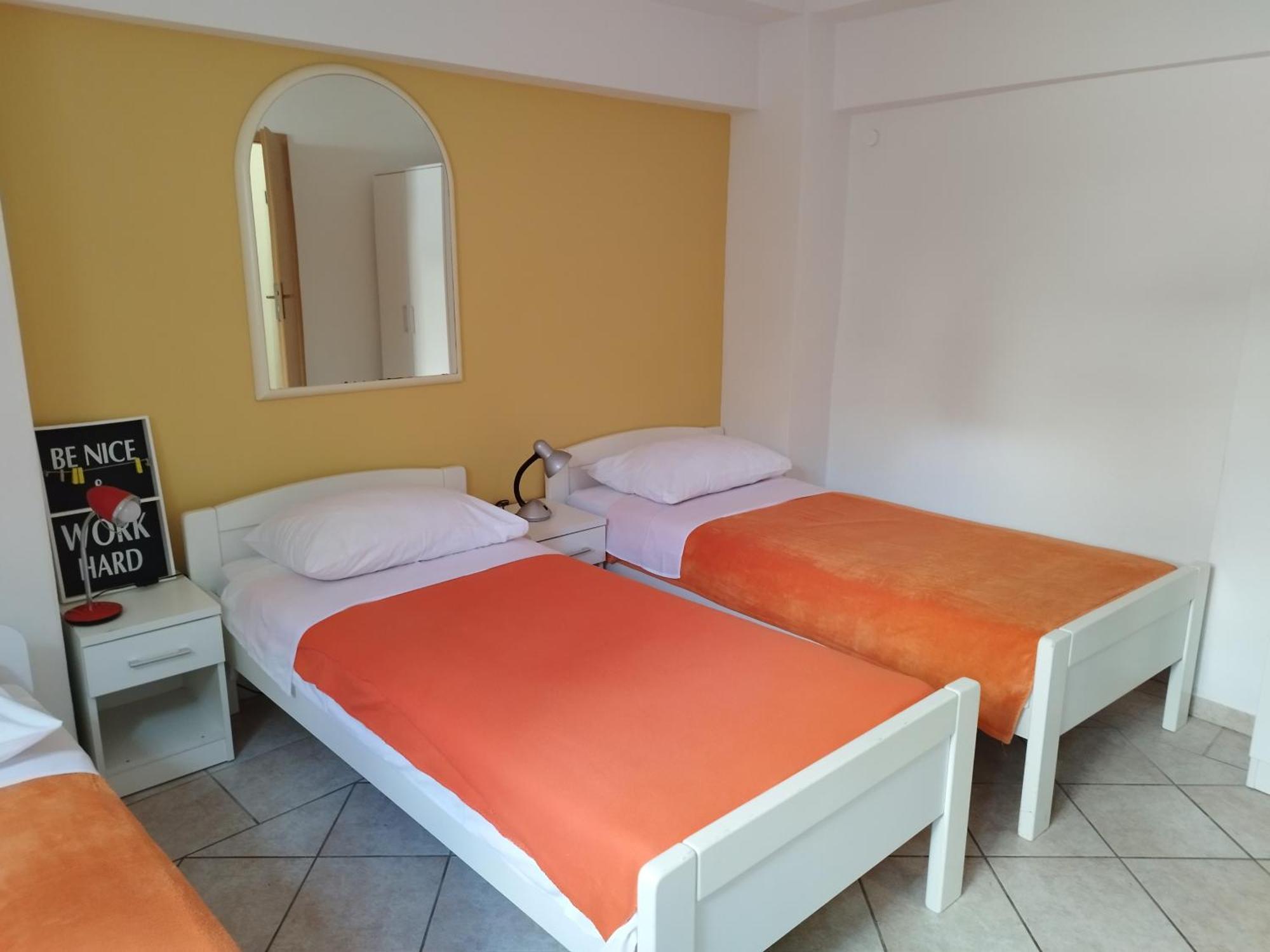 Guesthouse Lion Сплит Екстериор снимка